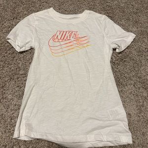 The nike tee